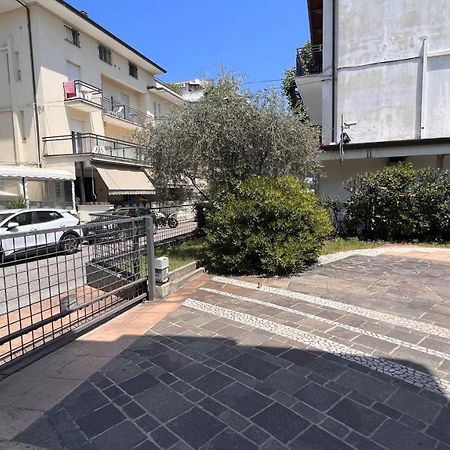 Dre Marena Apartment Римини Екстериор снимка
